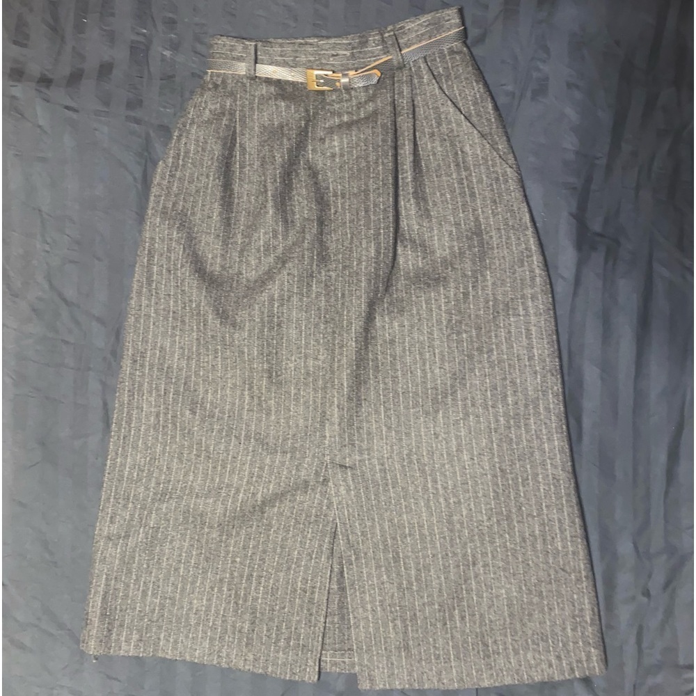 Good Condition Womens Small Vintage Wool Skirt, belt shows some wear